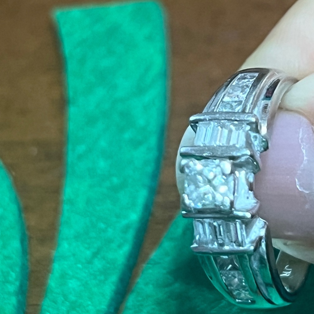 Elegant platinum/white gold Woman Ring - Picture 7 of 8